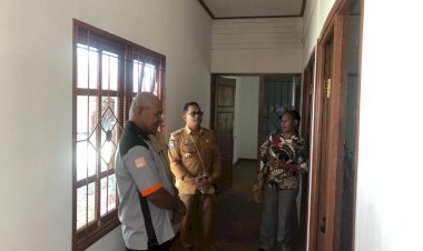 PJ Bupati Mappi Cek Kesiapan Gedung KPUD Usai Di Renovasi