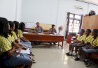 Kasat Lantas Polres Boven Digoel Berikan Pendidikan Berlalu Lintas Pada Siswa SMA Santo Yoseph