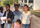 Selain Pemenang Lomba, Pj Bupati Mappi Juga Memberikan Hadiah Bagi 32 Peserta  Sebagai Hadiah Hiburan