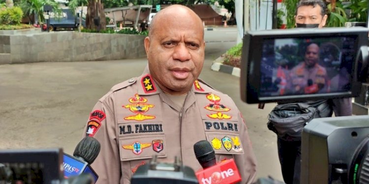 Kapolda Papua, Irjen Pol Mathius Fakhiri saat berada di gudang Merah putih KPK /RMOL