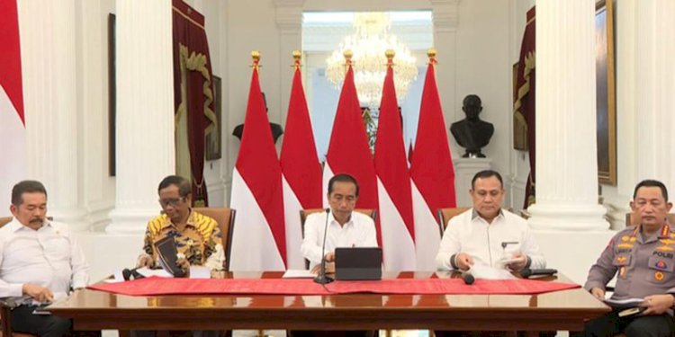 Ketua KPK RI Firli Bahuri bersama Presiden Joko Widodo, Menko Polhukam, Jaksa Agung dan Kapolri saat konferensi pers di Istana Negara/Youtube Setpres