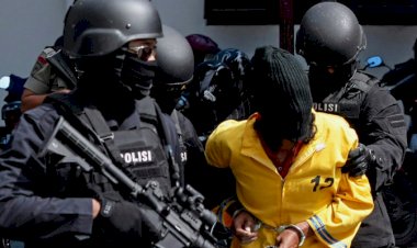 Densus 88 Tangkap Dua Terduga Teroris Jaringan JI dan JAD di Malang