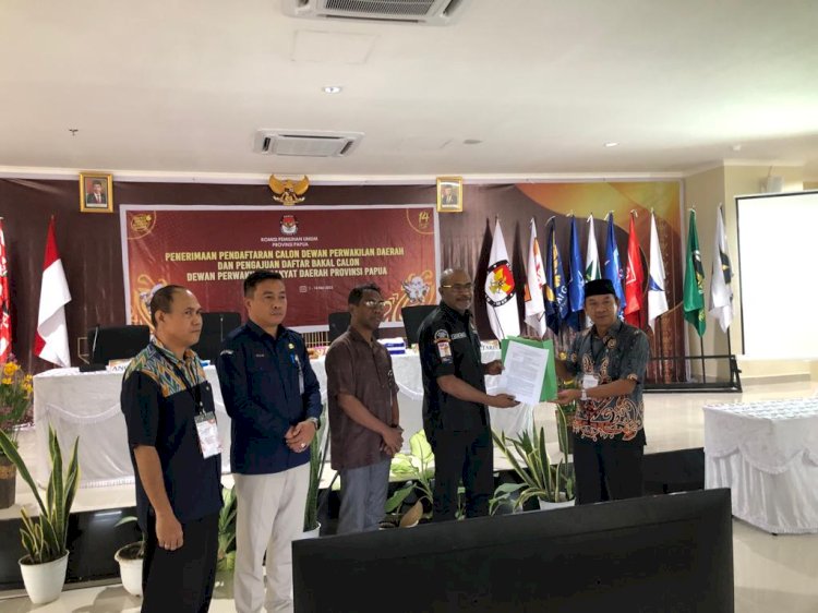 Kumar resmi mendapatkan diri ke KPU Provinsi papua/ist
