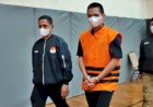 Pakai Rompi Tahanan, Mantan Komisaris Wika Dadan Tri Yudianto...