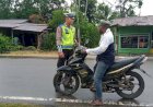 Edukasi Pengendara, Sat Lantas Polres Boven Digoel Laksanakan Strong Point