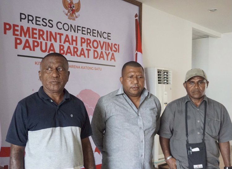 Ketua Forum Pengawal Perjuangan Rakyat Papua Barat Daya (Fopera-PBD), Yanto Amus Ijie dan pengurusnya kunjungi kantor Gubernur Papua Barat Daya