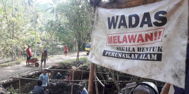  Warga Wadas menyuarakan aspirasi lewat spanduk/Net