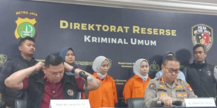  Si kembar Rihana Rihani, pelaku penipuan jual beli Iphone yang ditangkap polisi/Ist