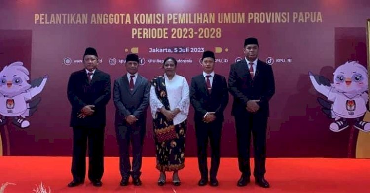 5 Komisioner KPU Provinsi Papua periode 2023-2028 Telah dilantik/ist