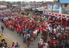 Pj. Bupati Mappi Bersama Ribuan Masyarakat Gelar Karnaval Semarakkan HUT RI ke 78