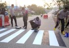 Antisipasi Rawan Kecelakaan, Sat Samapta Polres Boven Digoel Membuat Zebra Cross