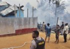 Polisi Bersama Warga Gercep Padamkan Kebakaran Rumah di Tanah Merah