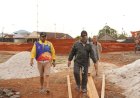 Melihat Masa Depan Kabupaten Mappi: Pj. Bupati Memantau Langsung Proyek Pembangunan Fisik