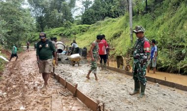 Dansatgas TMMD Kodim 1711 Boven Digoel Tinjau Proses Pengecoran Jalan