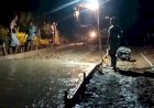 Tak Kenal Lelah, Satgas TMMD Kodim 1711/BVD Lakukan Pengecoran Hingga Malam