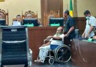 Pakai Kursi Roda, Mantan Gubernur Papua Lukas Enembe Hadir di Sidang Vonis