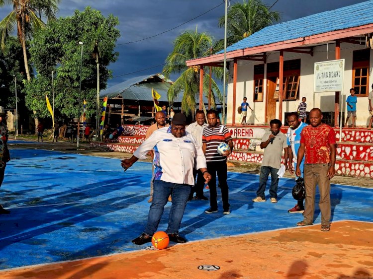 Ketua KONI Papua Kenius kogoya, Membuka Turnamen Futsal Haufa Cup V/ist 