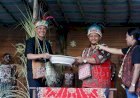 Perhatikan Mahasiswa Papua, Dewan Adat Papua Kukuhkan Ganjar Sebagai Tokoh Pemerhati Orang Papua