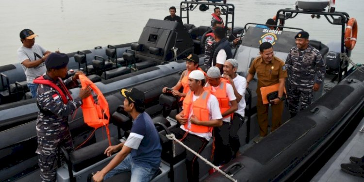 Pangkalan TNI Angkatan Laut (Lanal) Tanjungbalai Karimun membekuk tiga orang perompak yang kerap beraksi di Selat Malaka dan Selat Singapura/Ist