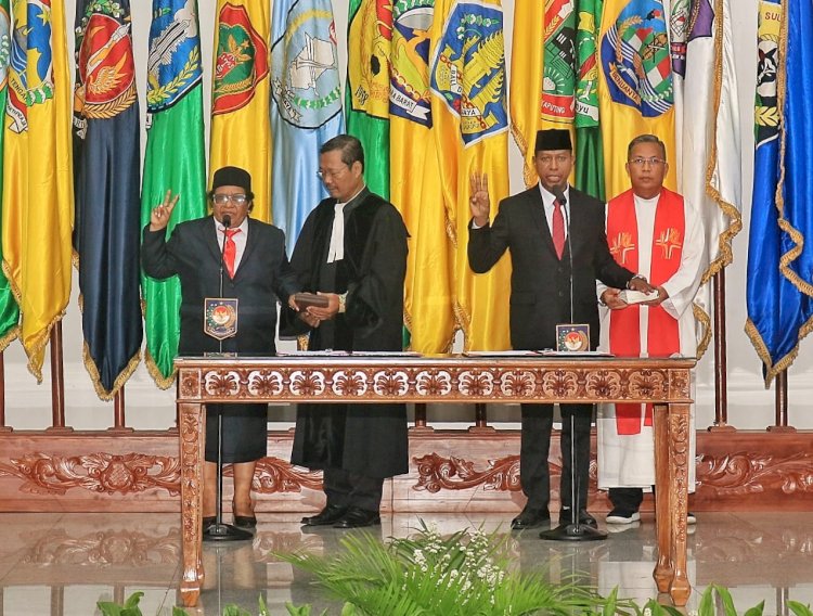 Pelantikan Apolo Safanpo sebagai Pejabat Definitif Sekretaris Daerah Papua Selatan, sekaligus perpanjangan masa jabatannya sebagai Pj Gubernur Papua Selatan/ Ist