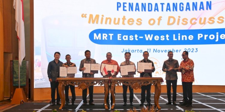Penandatanganan risalah pembahasan penilaian (Minutes of Discussion/MoD of Appraisal Mission) proyek MRT Koridor Timur-Barat (East – West) fase 1 tahap 1 di Gedung Kementerian Perhubungan, Sabtu (11/11)/Ist