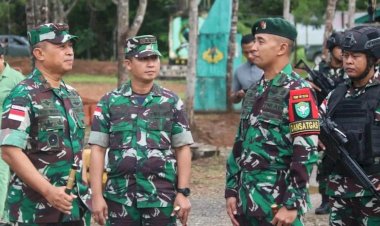 Dankolakops Korem 174/ATW Sambangi Pos Komando Utama Satgas Pamtas RI-PNG Yonif 111/KB di Boven Digoel