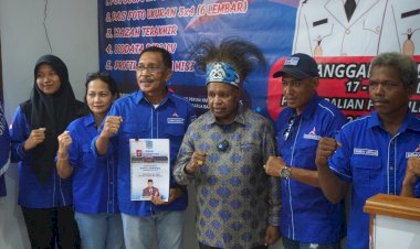 Abner Jitmau Pendaftar Pertama Bakal Calon Wali Kota Sorong di Partai Demokrat