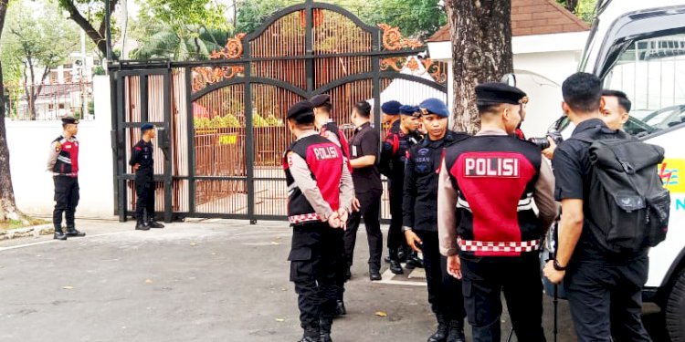 Suasana di halaman Gedung KPU/RMOL