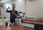 Jadi Instruktur Pelatihan Barista, Egi Rahmat Bangga Dengan Para Peserta di Merauke
