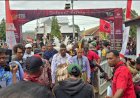 Antusias Pendukung dan Simpatisan Antarkan Apolo Safanpo dan Paskalis Imadawa Daftar di KPU Papua Selatan