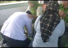 Nursalim Ar-Rozy Sungkeman Minta  Doa Restu Bersama Ibu Sebelum Daftar Ke Kpu Keerom