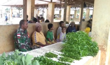 Babinsa 1711-13/GTR Boven Digoel Laksanakan Komsos dengan Warga Binaannya