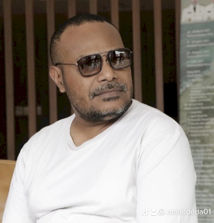Otniel Deda Intelektual Muda Papua