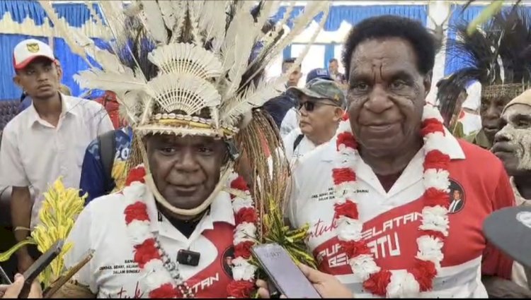 Pasangan Bakal Calon Gubernur Romanus Mbaraka dam Bakal Calon Wakil Gubernur Alberth Muyak