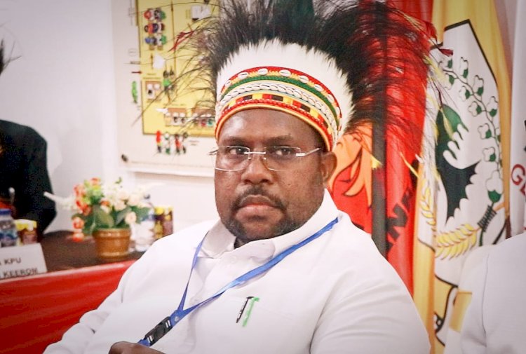Tokoh Intelektual Papua, Kenius Kogoya di Jayapura, Sabtu (7/9/24) yang menyerukan kepada masyarakat agar bijak dalam menentukan pilihan.