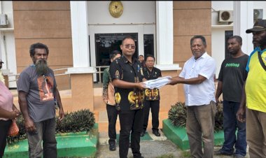 Protes Masyarakat Agar Pengadilan Tinggi Papua Segera Mengeksekusi Hukuman Disiplin Ketua PN Merauke