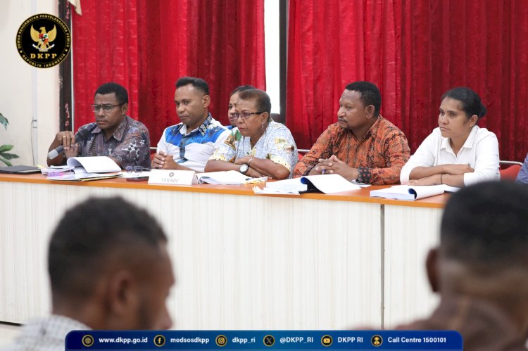 Proses sidang DKPP Pemeriksaan KPU Mamberamo Raya bertempat di Polda Papua(15/10)./humas DKPP