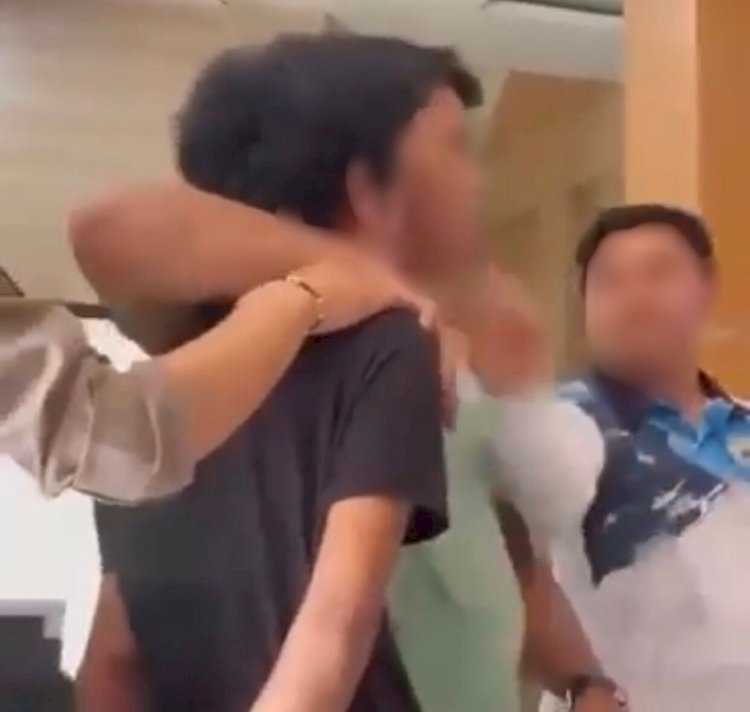Oknum anggota Polresta menampar korban yang digiring ke ruang SPKT Polresta Sorong Kota. 