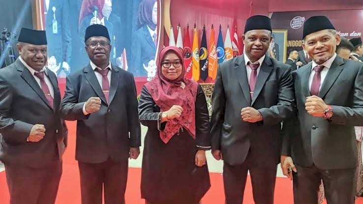 Lima anggota KPU Papua Barat Daya. (Dok Istimewa) 