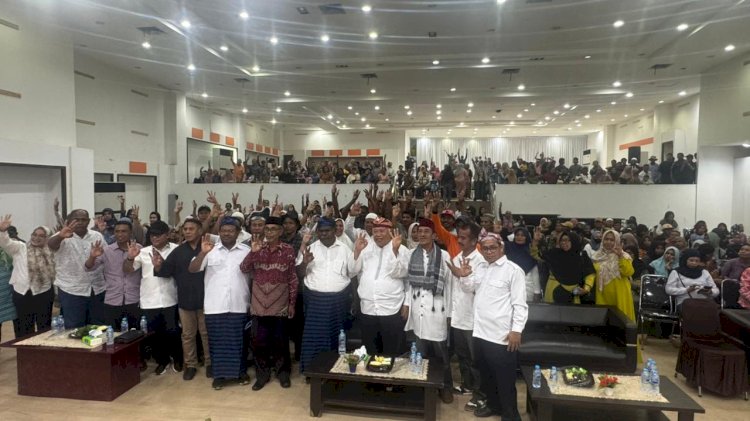 Kerukunan Keluarga Sulawesi Tenggara (KKST) Papua Barat Day mendeklarasikan Tim Relawan Sultra ESA For di Provinsi Papua Barat Daya di Sahit Mariat Hotel Kota Sorong, Senin 18 November 2024. 