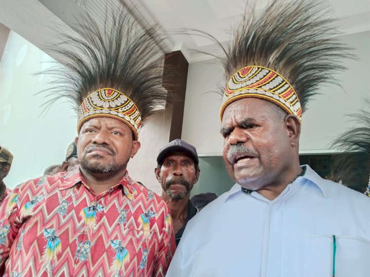 Pasangan calon Gubernur dan Wakil Gubenur Papua Barat Daya, Elisa Kambu dan Ahmad Nausrau. (Istimewa) 