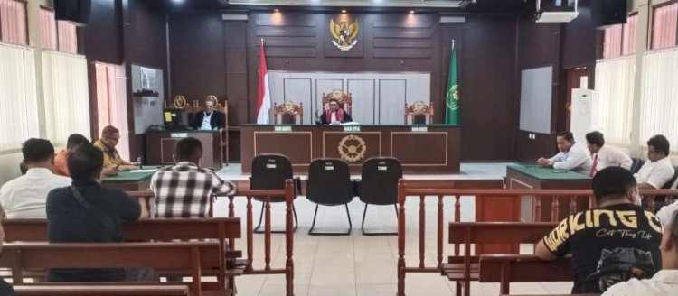 Persidangan praperadilan dengan termohon Veggy Nanlohy  terkait status penetapan tersangka dengan perkara dugaan penipuan dan penggelapan uang milik PT. Jaya Molek Perkasa oleh Penyidik Polresta Sorong Kota.