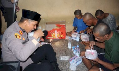 Kebersamaan di Balik Jeruji: Kapolres Merauke Buka Puasa Bersama Para Tahanan