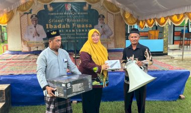 Wakil Bupati Merauke Serahkan Bantuan TOA untuk Mushola di Kampung Mimi Baru dalam Safari Ramadhan