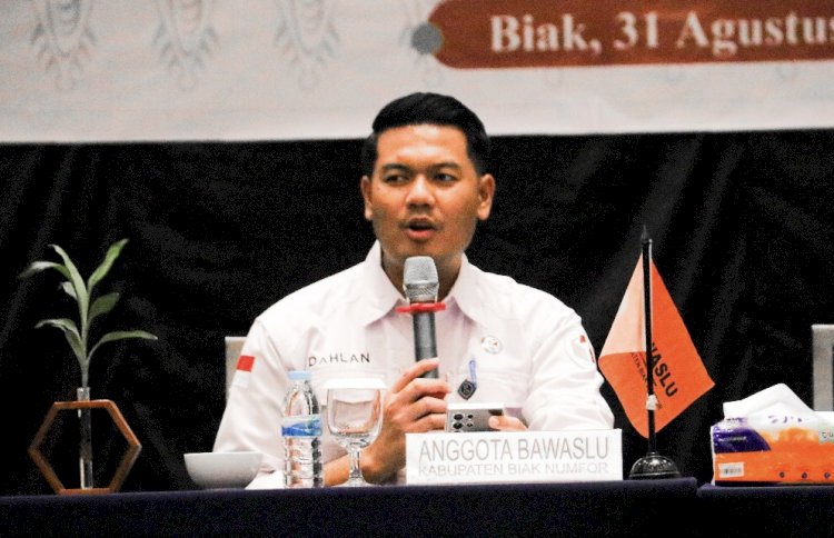 Dahlan, Komisioner Bawaslu Kabupaten Biak Numfor dan Akademisi  di IISIP Yapis Biak 
