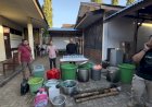 POLRES MERAUKE TUMPAS PABRIK SOPI ILEGAL, AMANKAN ASN DAN RATUSAN LITER BARANG BUKTI