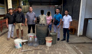 SAT RESNARKOBA POLRES MERAUKE GEREBEK PABRIK SOPI ILEGAL, DUA TERDUGA PELAKU DIBEKUK