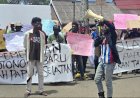 Hari Demokrasi Internasional Diwarnai Aksi Demo Tolak PSN di Kantor Gubernur Papua Selatan