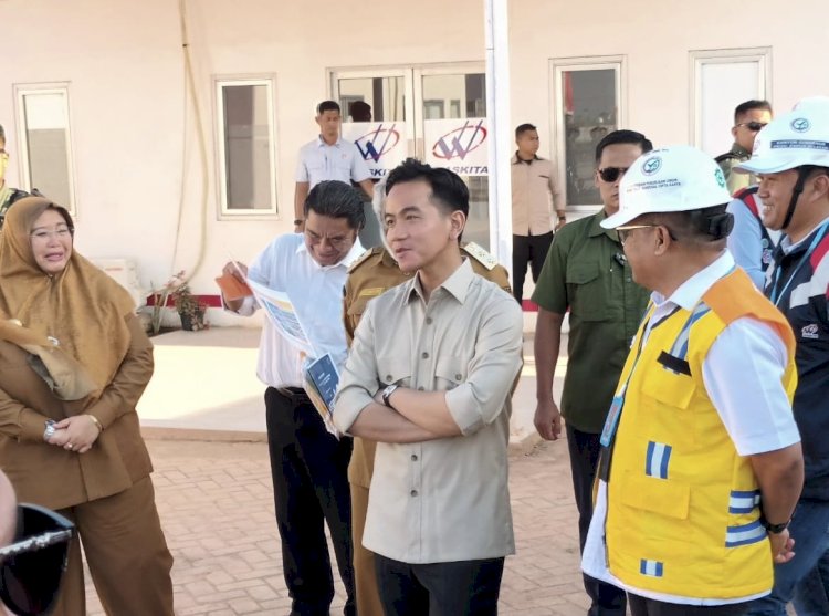 Wakil Presiden RI, Gibran Rakabuming Raka, saat meninjau progres pembangunan pusat pemerintahan Provinsi Papua Selatan di Kawasan Terpadu Mandiri (KTM) Salor, Distrik Kurik, Kabupaten Merauke, Selasa (16/9/2025).