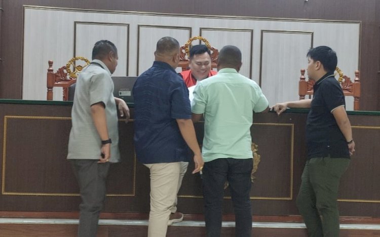 Sidang praperadilan dugaan korupsi ATK 2007 pada Dinas BPKAD Kota Sorong. 